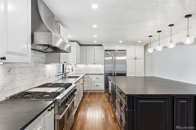 5557 S Hillside Street, Greenwood Village, CO 80111