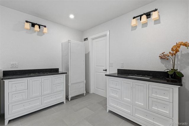 5557 S Hillside Street, Greenwood Village, CO 80111