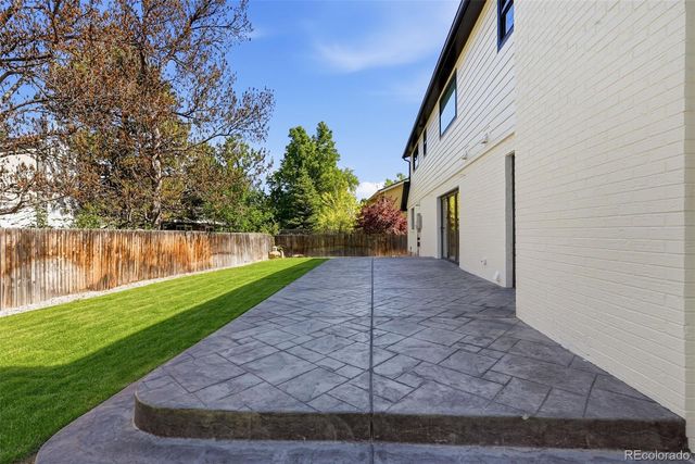 5557 S Hillside Street, Greenwood Village, CO 80111