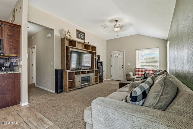 10128 Red Valley, Socorro, TX 79927