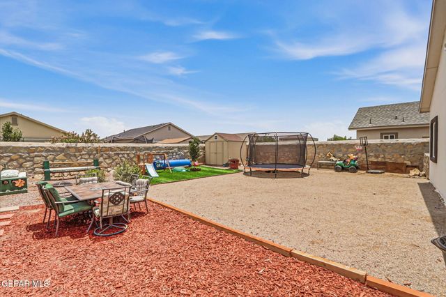 10128 Red Valley, Socorro, TX 79927