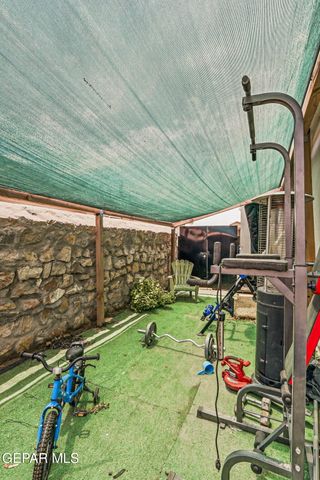 10128 Red Valley, Socorro, TX 79927