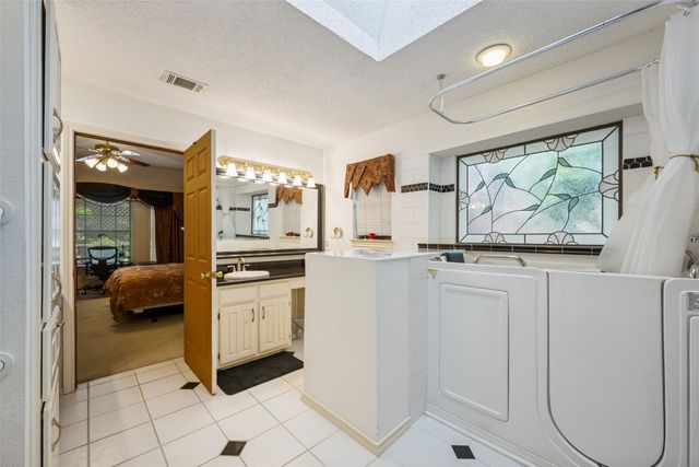 3910 Cross Bend Court, Arlington, TX 76016