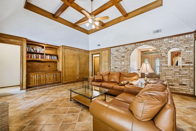 3910 Cross Bend Court, Arlington, TX 76016