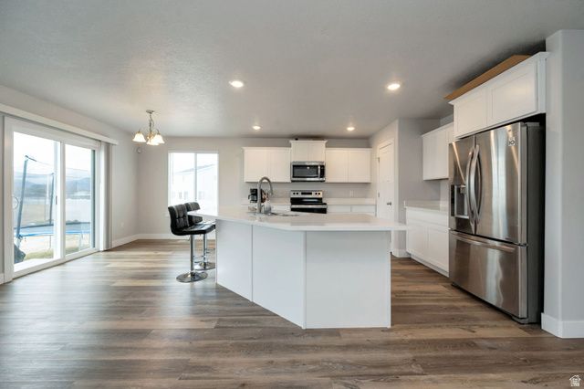 5907 S CROWN PARK CV, Kearns, UT 84118