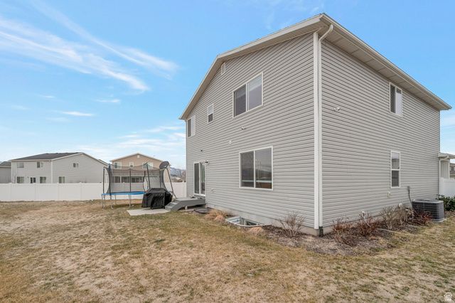 5907 S CROWN PARK CV, Kearns, UT 84118