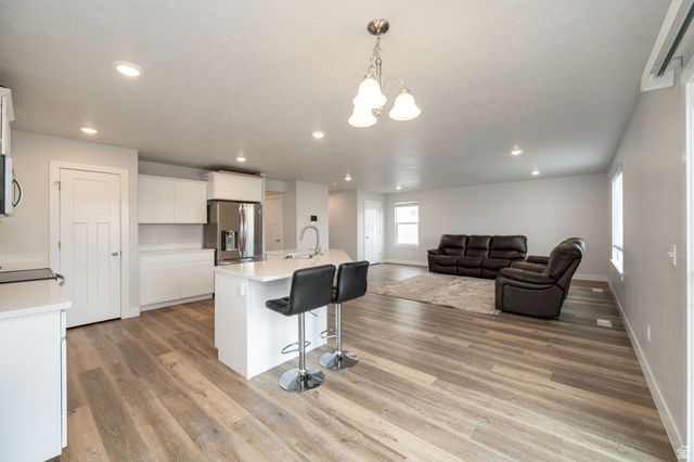 5907 S CROWN PARK CV, Kearns, UT 84118