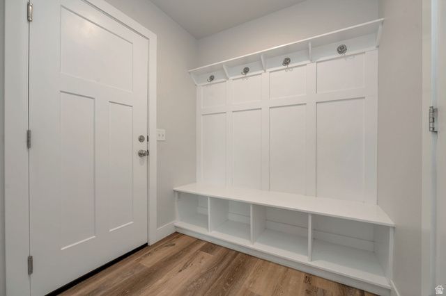 5907 S CROWN PARK CV, Kearns, UT 84118