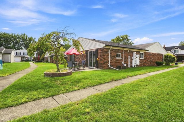 11819 Meadow Lane Drive, Warren, MI 48093
