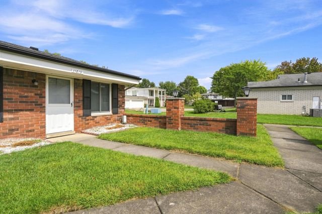 11819 Meadow Lane Drive, Warren, MI 48093