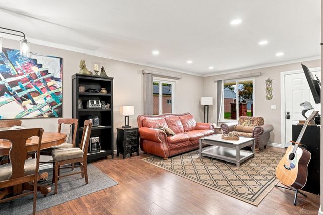 11819 Meadow Lane Drive, Warren, MI 48093
