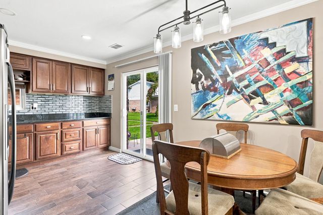 11819 Meadow Lane Drive, Warren, MI 48093