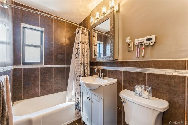 217-22A 73rd Avenue Upper, Oakland Gardens, NY 11364
