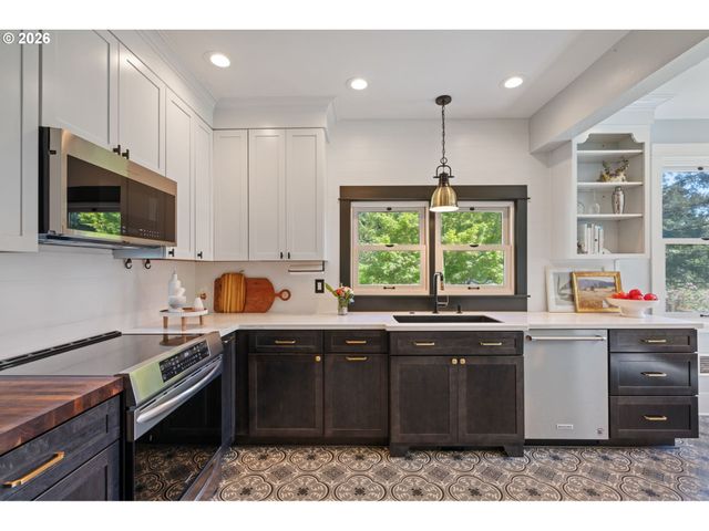 27017 Ne 44TH St, Camas, WA 98607
