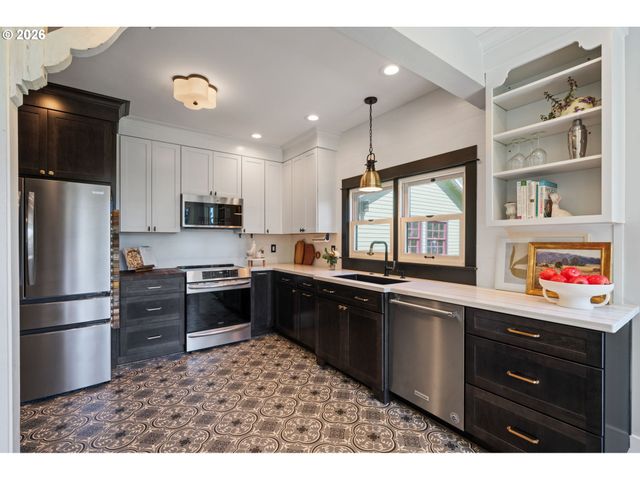 27017 Ne 44TH St, Camas, WA 98607