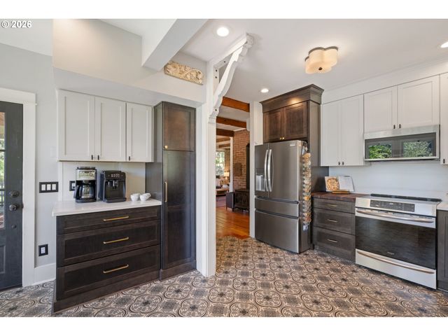 27017 Ne 44TH St, Camas, WA 98607