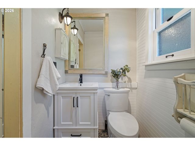 27017 Ne 44TH St, Camas, WA 98607