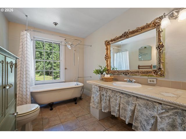 27017 Ne 44TH St, Camas, WA 98607