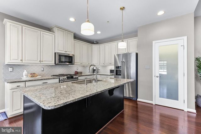 7918 MCNEAL FARM CIR, Baltimore, MD 21237