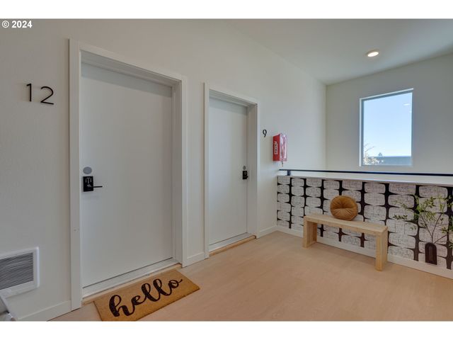 4329 N MISSISSIPPI Ave 9, Portland, OR 97217