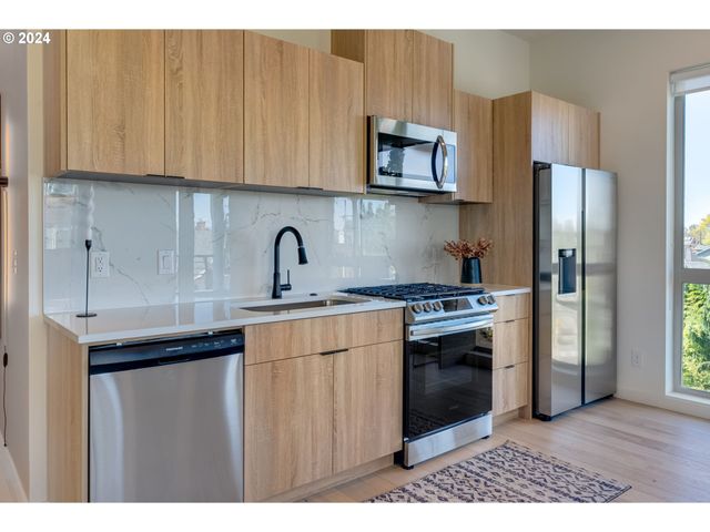 4329 N MISSISSIPPI Ave 9, Portland, OR 97217