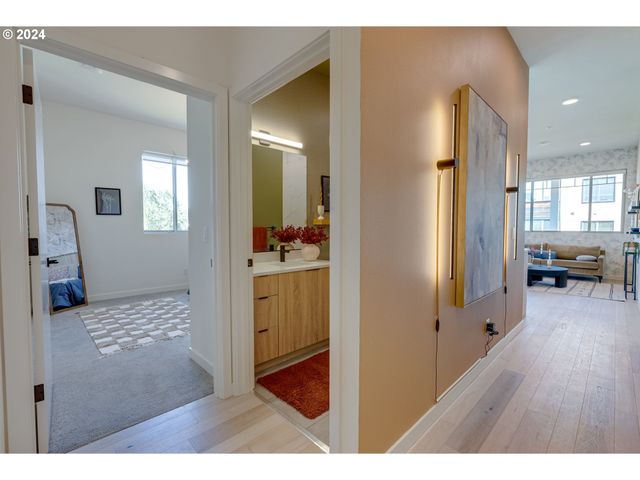 4329 N MISSISSIPPI Ave 9, Portland, OR 97217