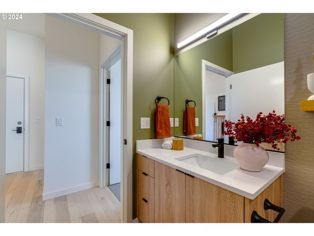 4329 N MISSISSIPPI Ave 9, Portland, OR 97217