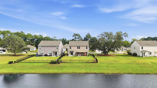 2297 Ainsley Dr., Little River, SC 29566