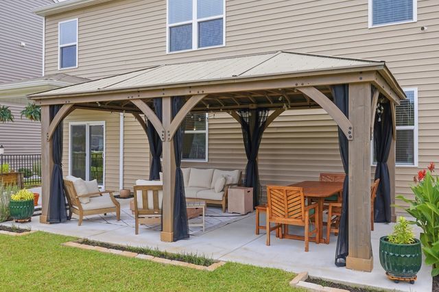2297 Ainsley Dr., Little River, SC 29566