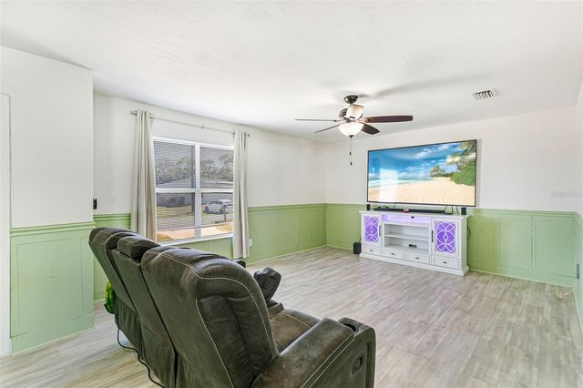 323 GREENWOOD AVENUE, Lehigh Acres, FL 33936