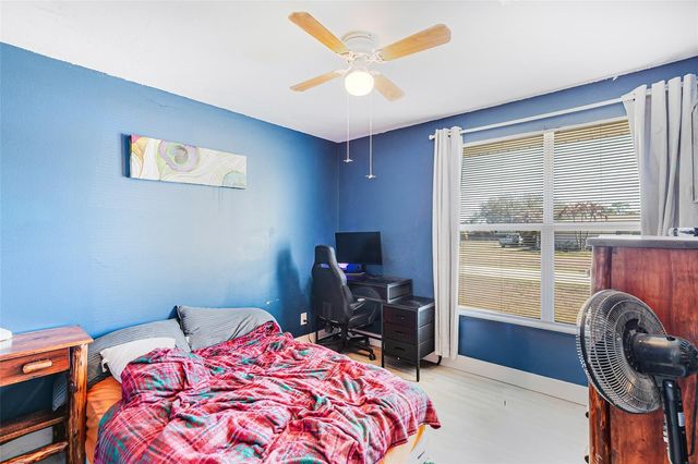 323 GREENWOOD AVENUE, Lehigh Acres, FL 33936