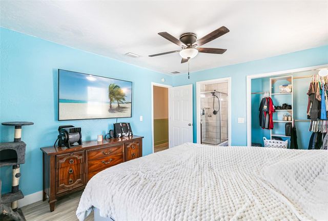 323 GREENWOOD AVENUE, Lehigh Acres, FL 33936