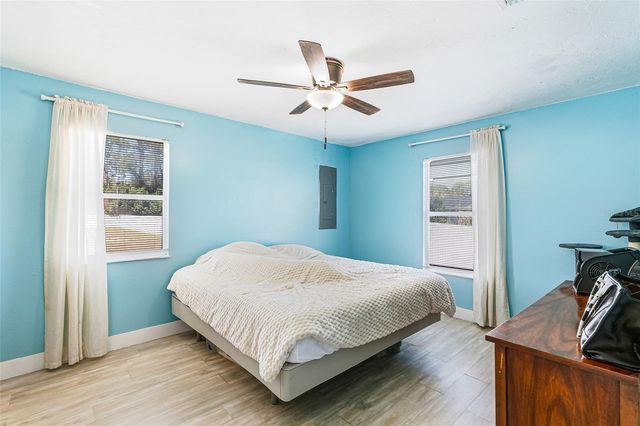 323 GREENWOOD AVENUE, Lehigh Acres, FL 33936