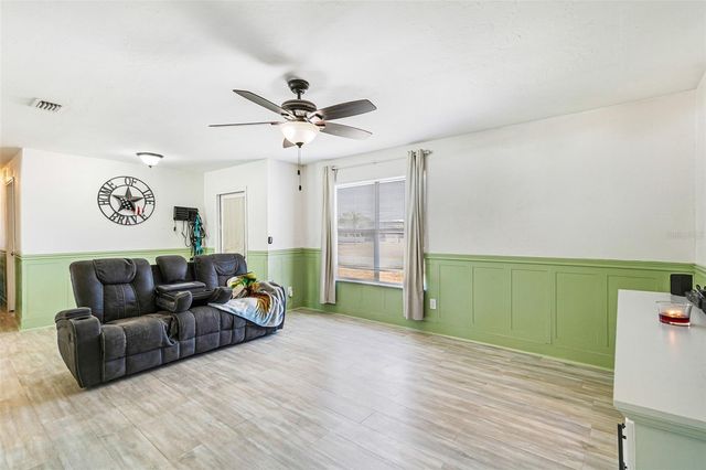 323 GREENWOOD AVENUE, Lehigh Acres, FL 33936