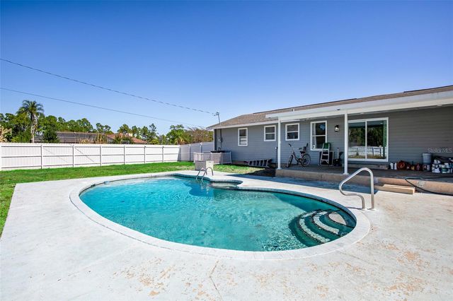 323 GREENWOOD AVENUE, Lehigh Acres, FL 33936