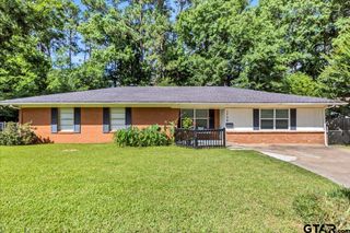 1704 Oakwood Drive, Troup, TX 75789