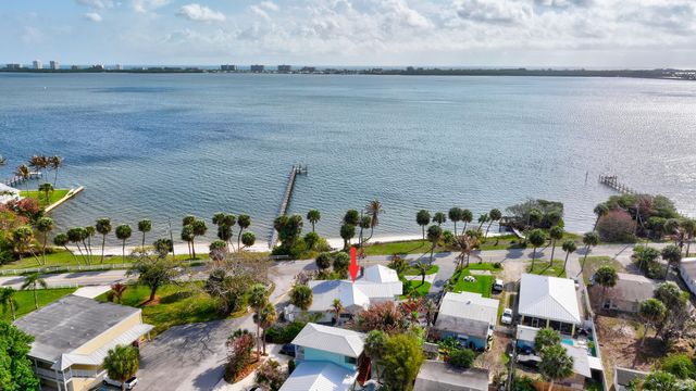 4490 NE Indian River Drive, Jensen Beach, FL 34957
