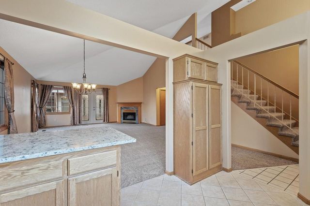 2909 Devonshire Circle E, Woodbury, MN 55125