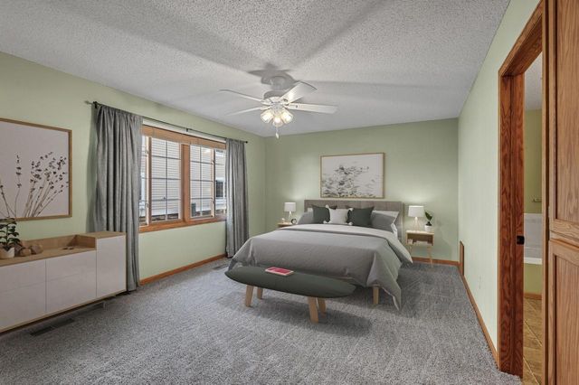 2909 Devonshire Circle E, Woodbury, MN 55125