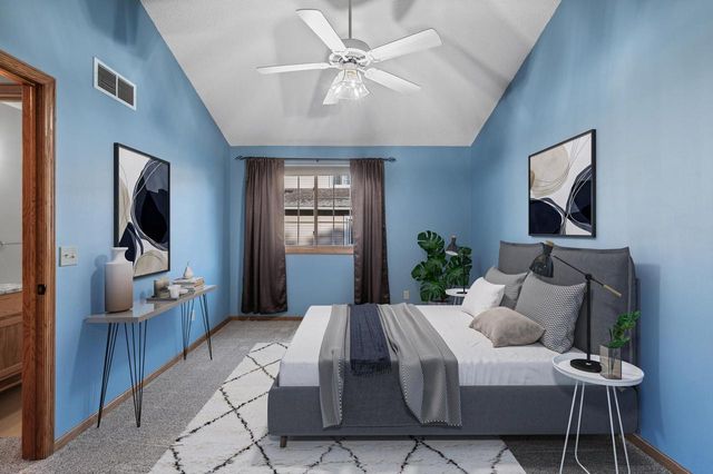 2909 Devonshire Circle E, Woodbury, MN 55125