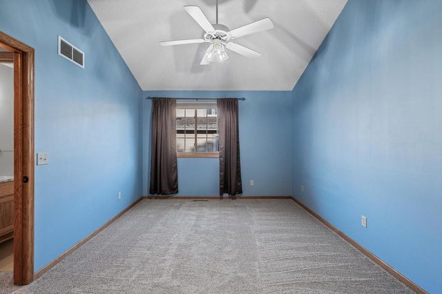 2909 Devonshire Circle E, Woodbury, MN 55125