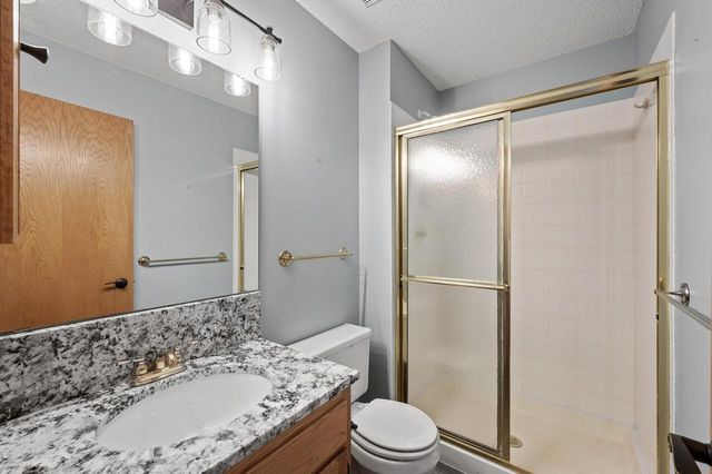 2909 Devonshire Circle E, Woodbury, MN 55125