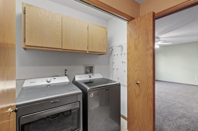 2909 Devonshire Circle E, Woodbury, MN 55125