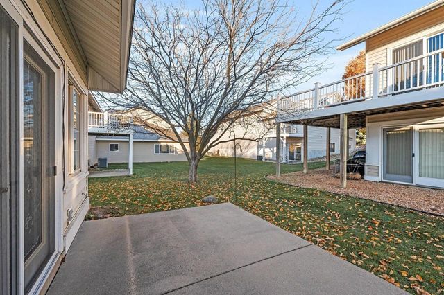 2909 Devonshire Circle E, Woodbury, MN 55125