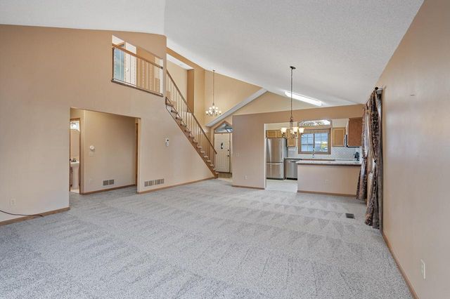 2909 Devonshire Circle E, Woodbury, MN 55125