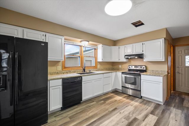 301 SE 2nd Street, Ankeny, IA 50021