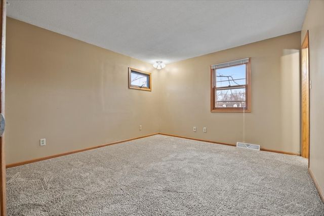 301 SE 2nd Street, Ankeny, IA 50021