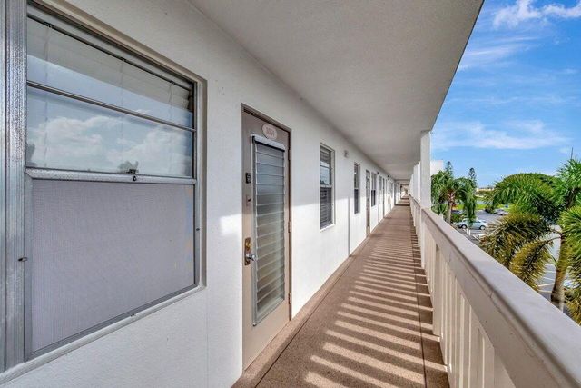 3054 Rexford C, Boca Raton, FL 33434