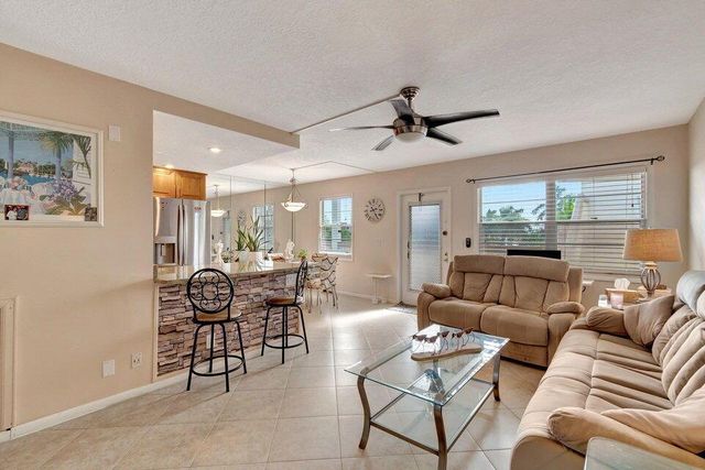 3054 Rexford C, Boca Raton, FL 33434