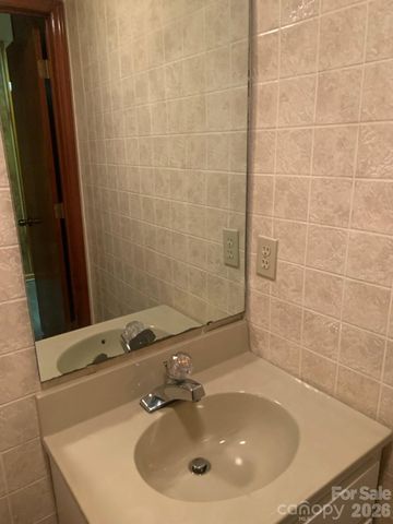 117 W Union Street, Morganton, NC 28655